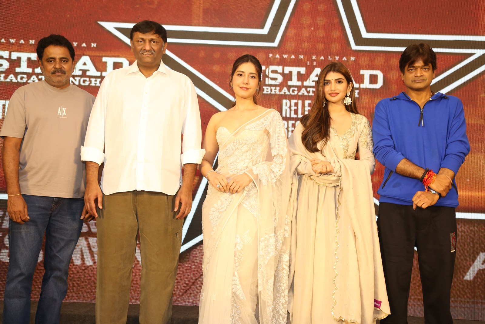 Chandu Naveen Yerneni Harish Shankar actresses group photo