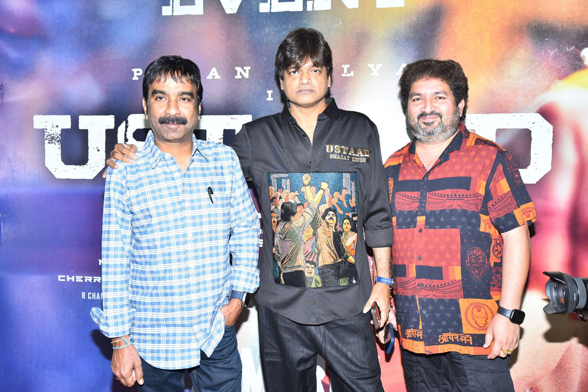 Bhaskar Batla Harish Shankar Kasarla Shyam pose