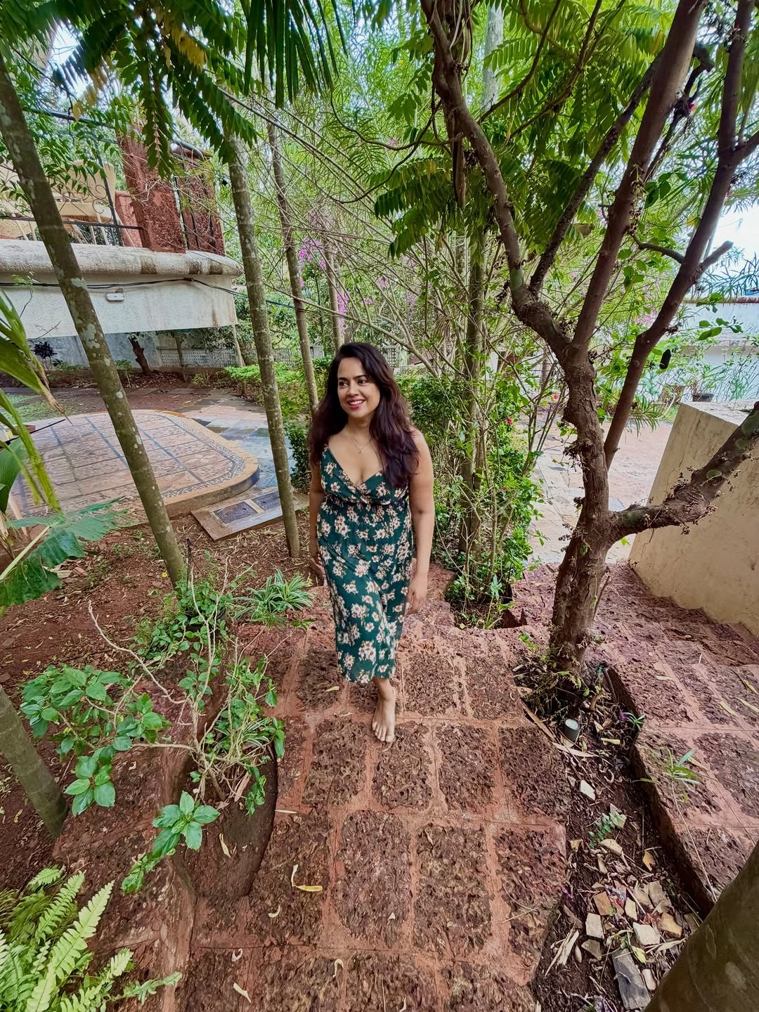 “Vaaranam Aayiram Actress Sameera Reddy’s Latest Photos Go Viral on Social Media”