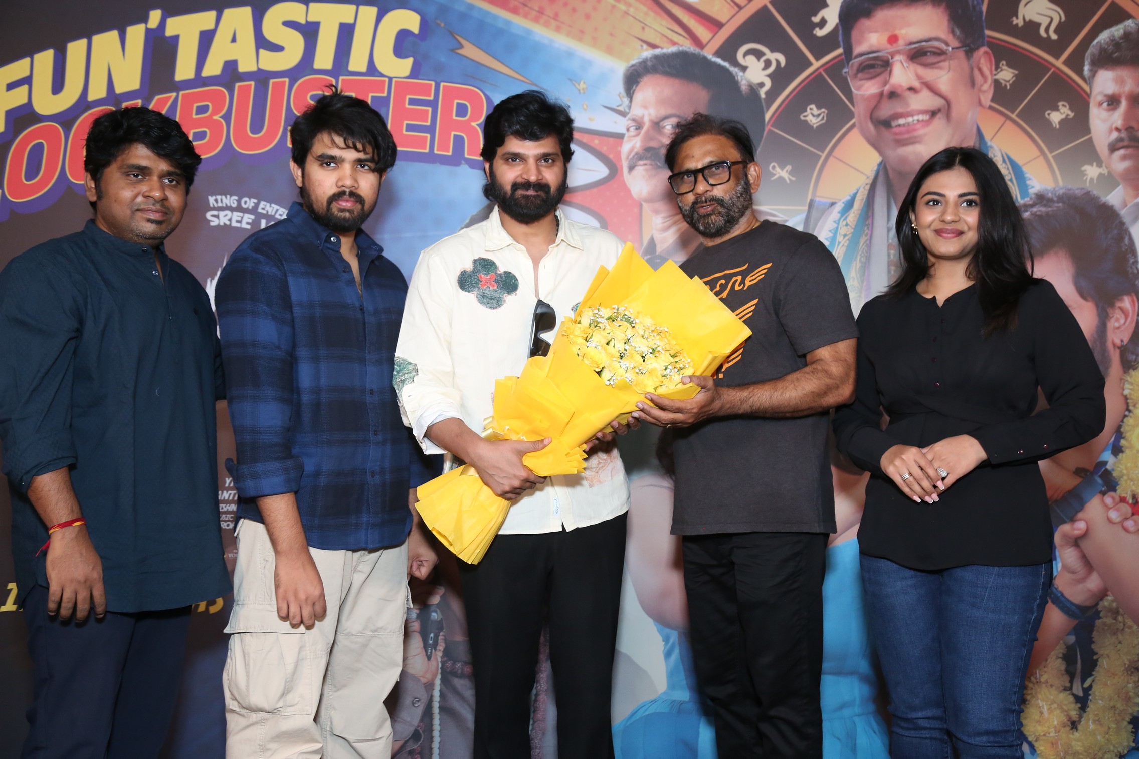 Vishnu Vinyasam team group pose