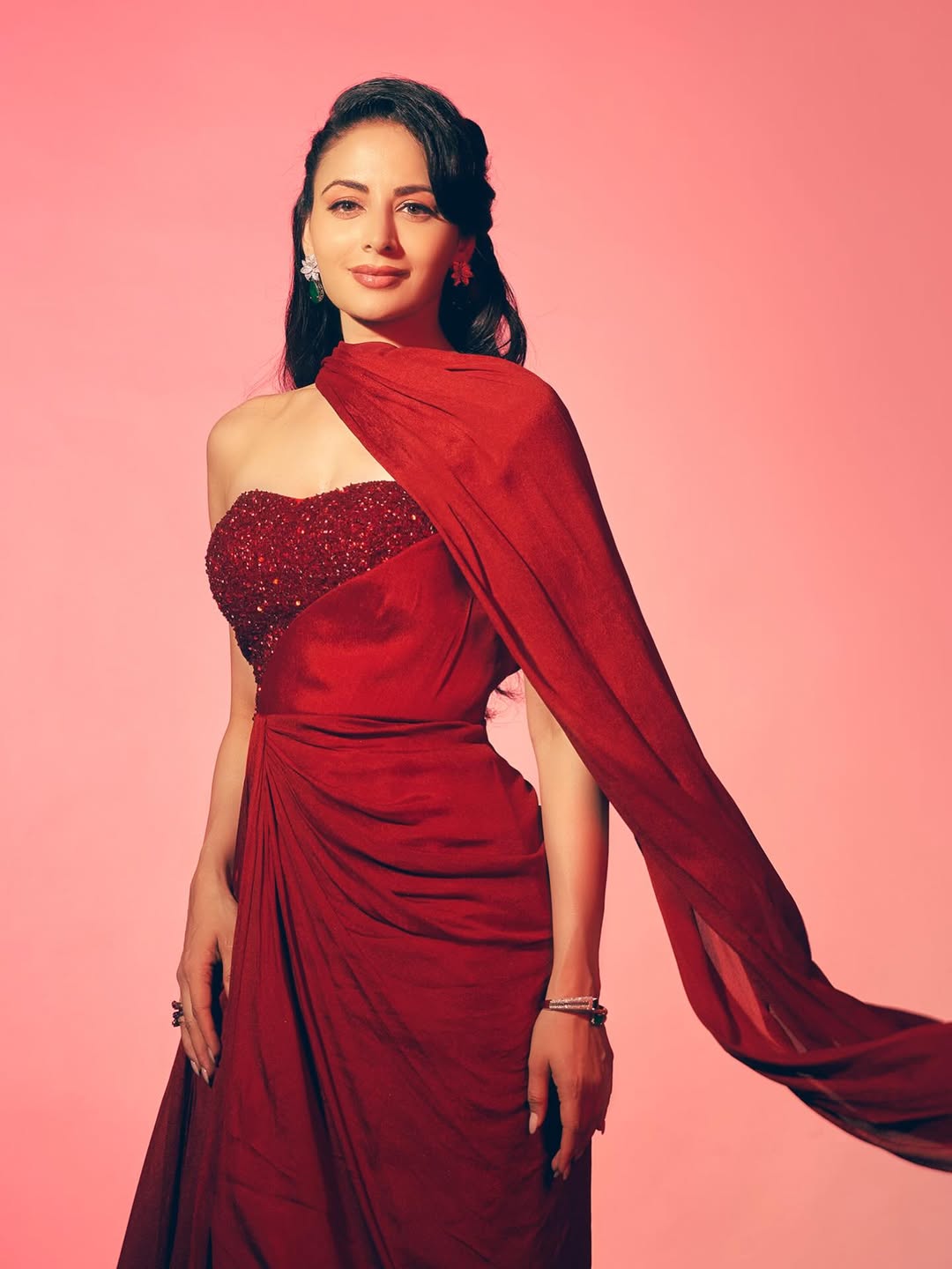 Zoya Afroz glamorous red look photos