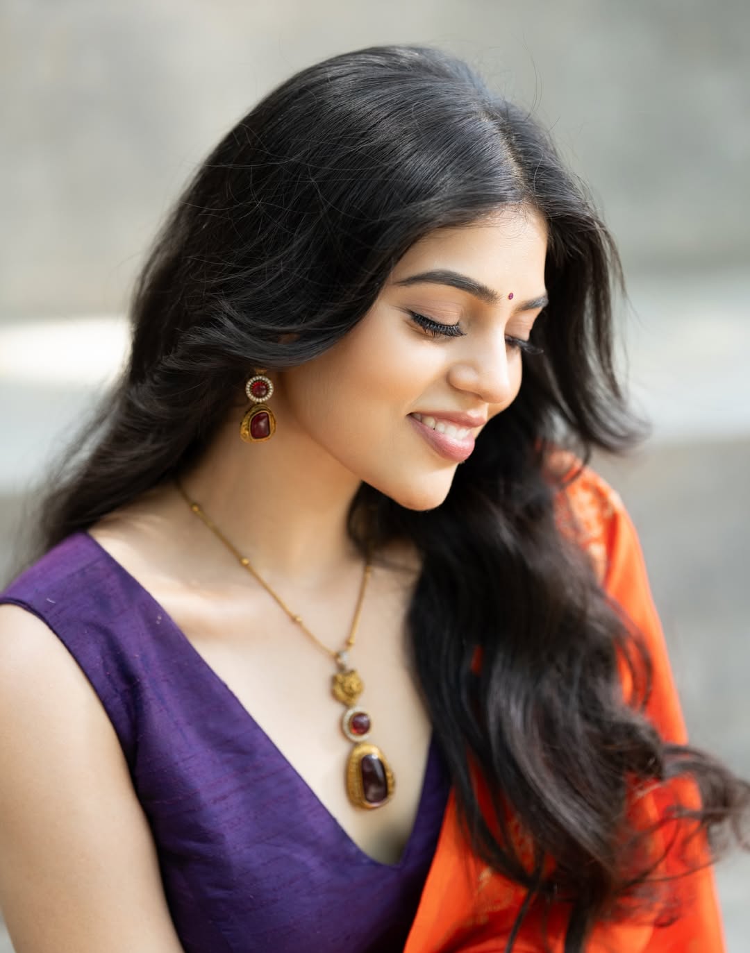 Bandhavi Sridhar elegant mysterious look stylish appearance