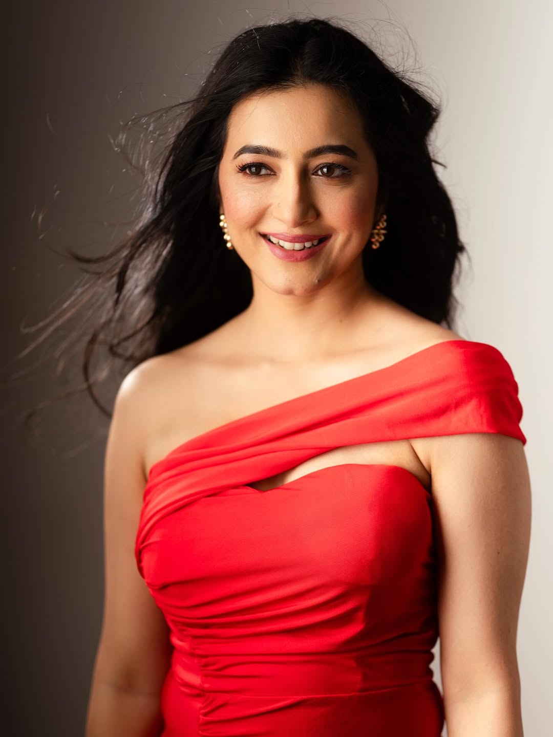 Adhvithi Shetty red gown classic hollywood glam look