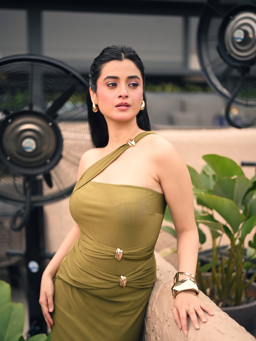 Darshana Banik elegant look with stylish accessories pose