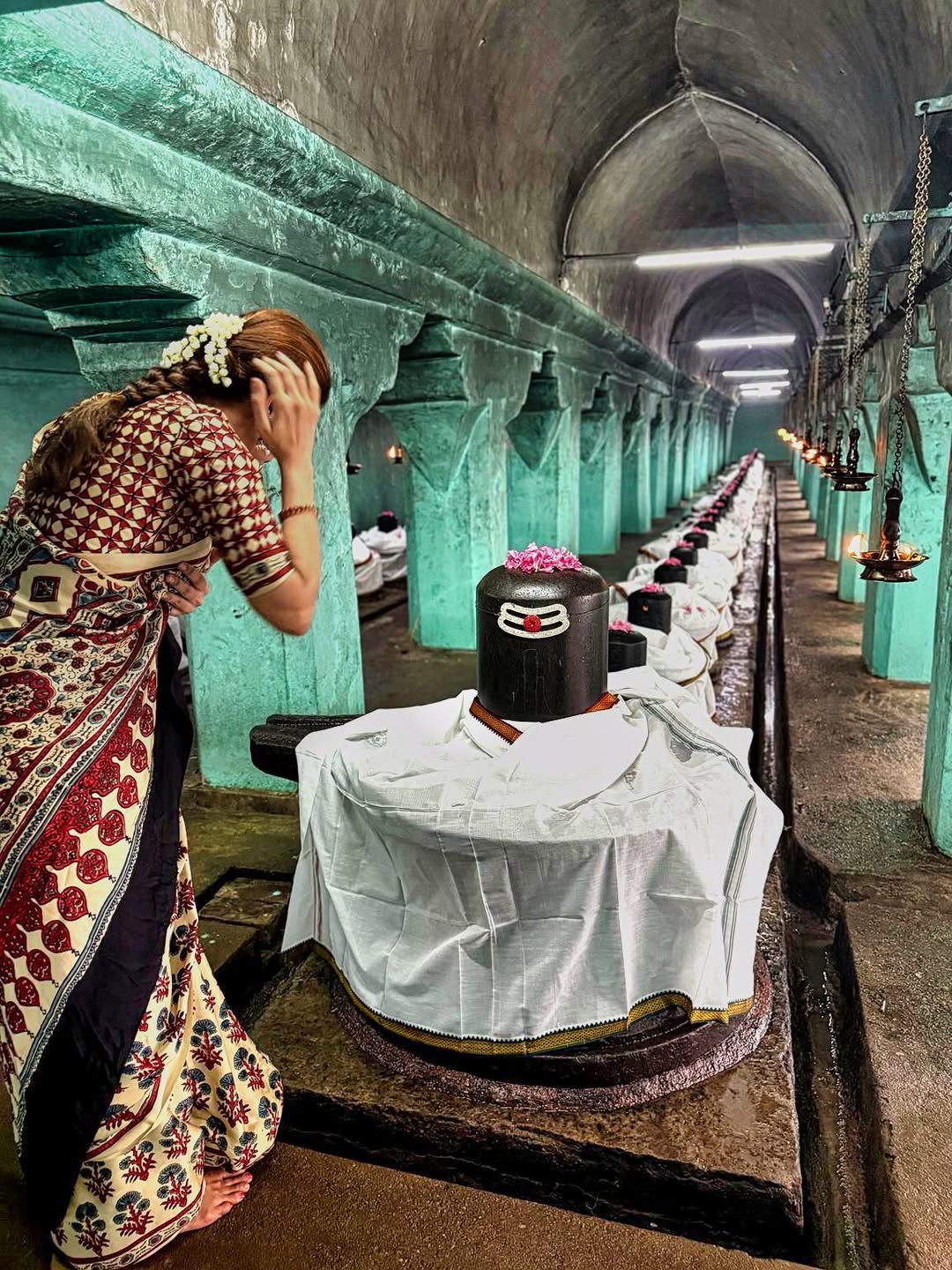 Aarti Ravi Girivala at Tiruvannamalai