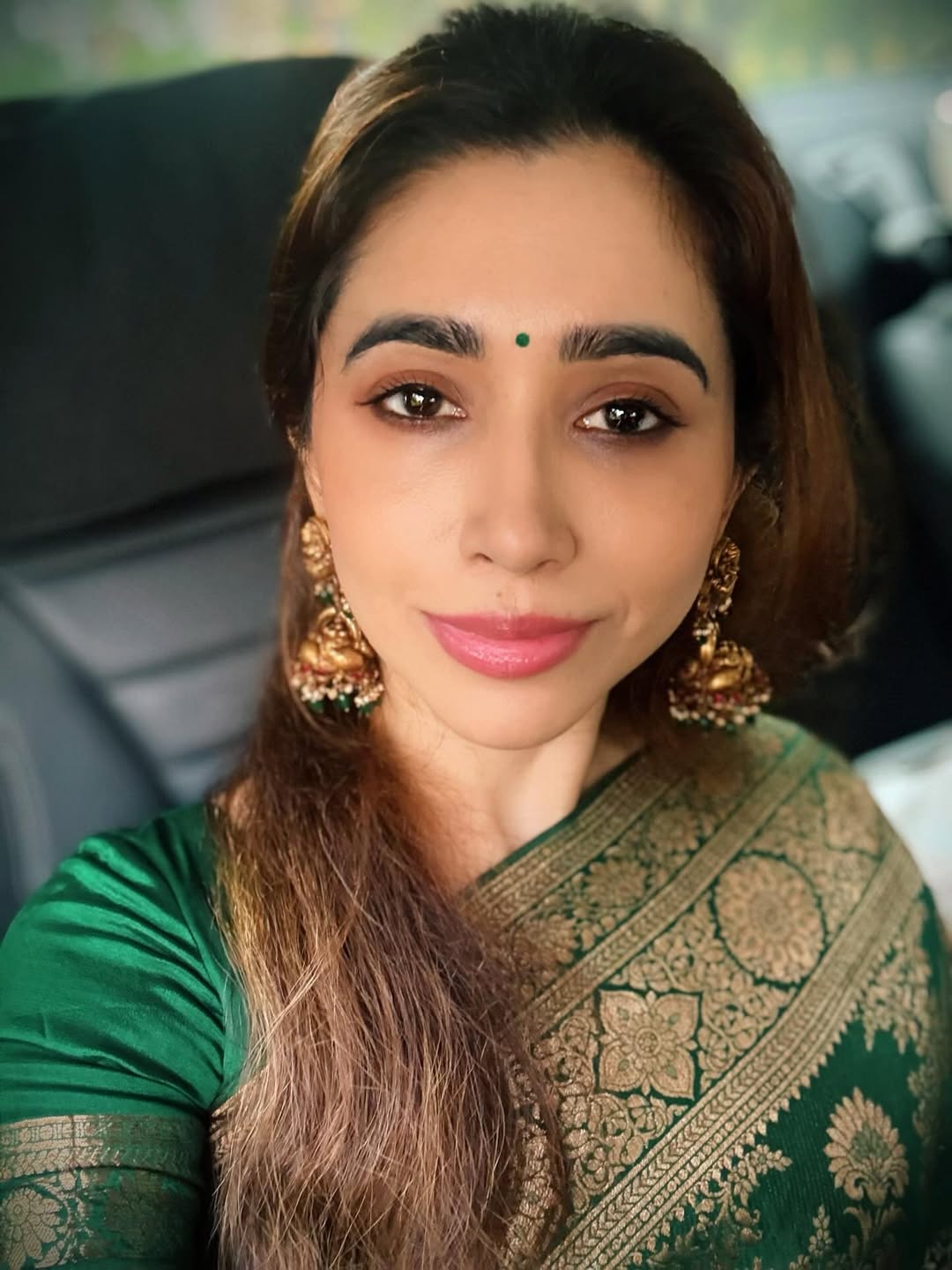 Aarti Ravi Girivala at Tiruvannamalai