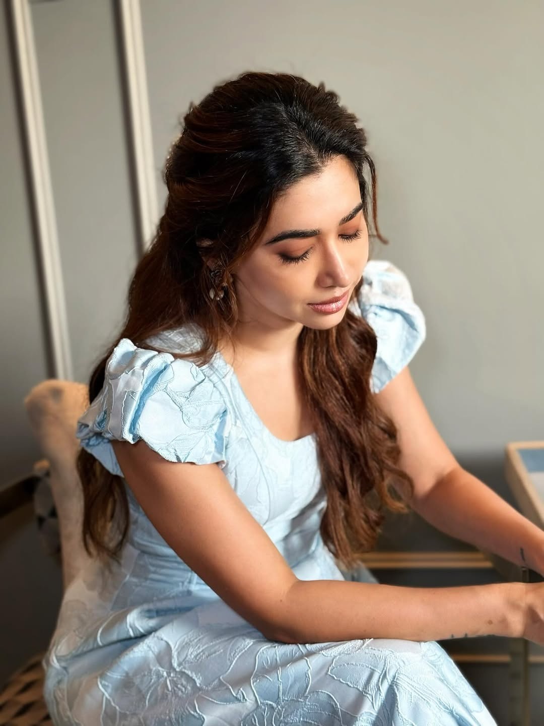 Aarti Ravi’s Latest Instagram Photos Go Viral After Her 40th Birthday