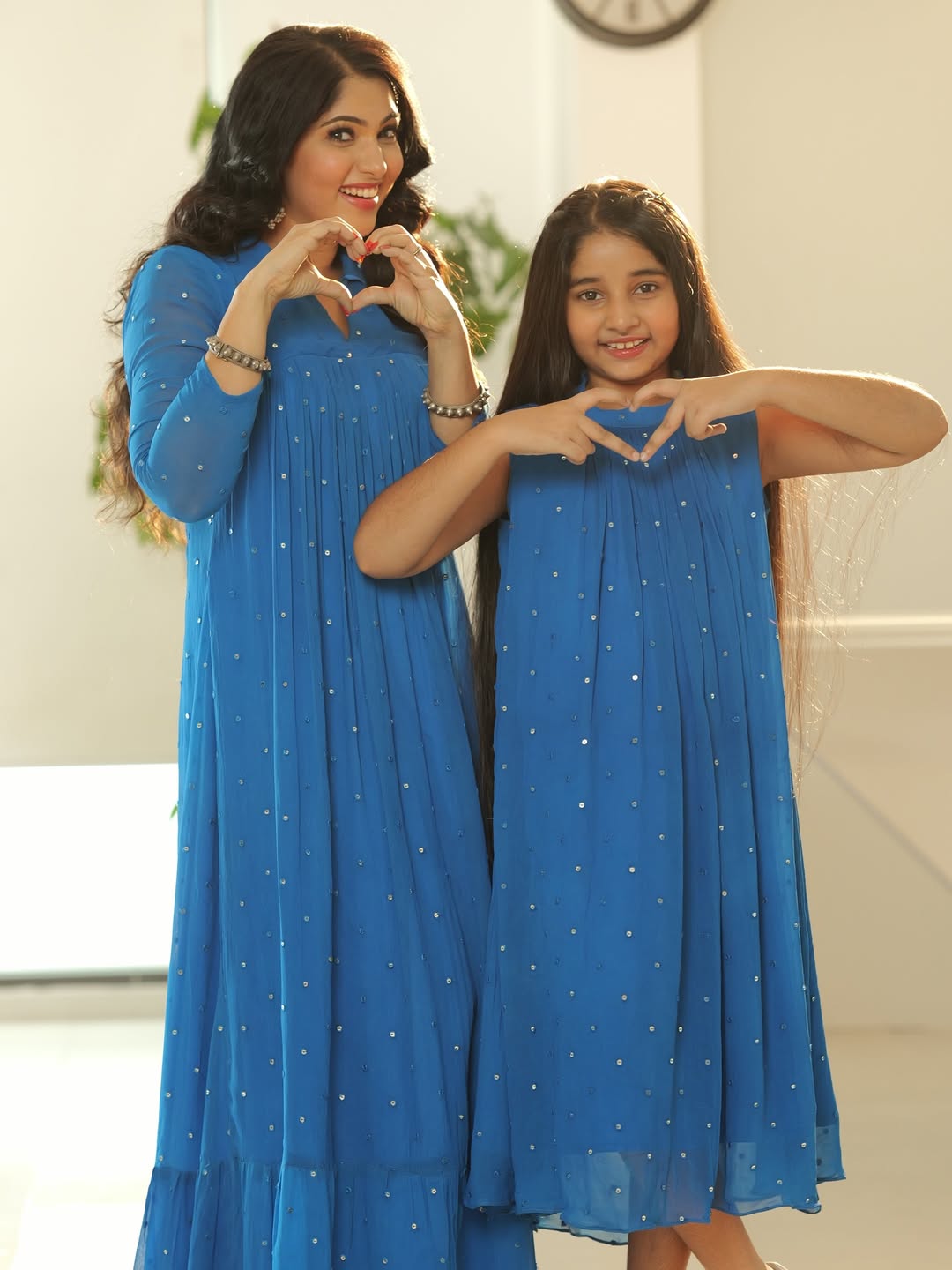 Actress Muktha daughter photos