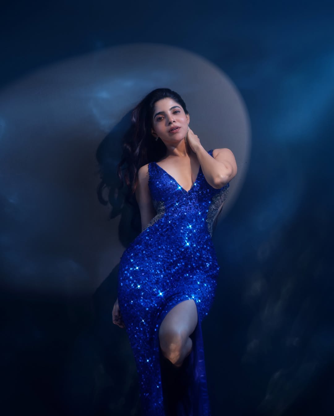 Actress Divya Bharathi Stunning Photos Goes Trending