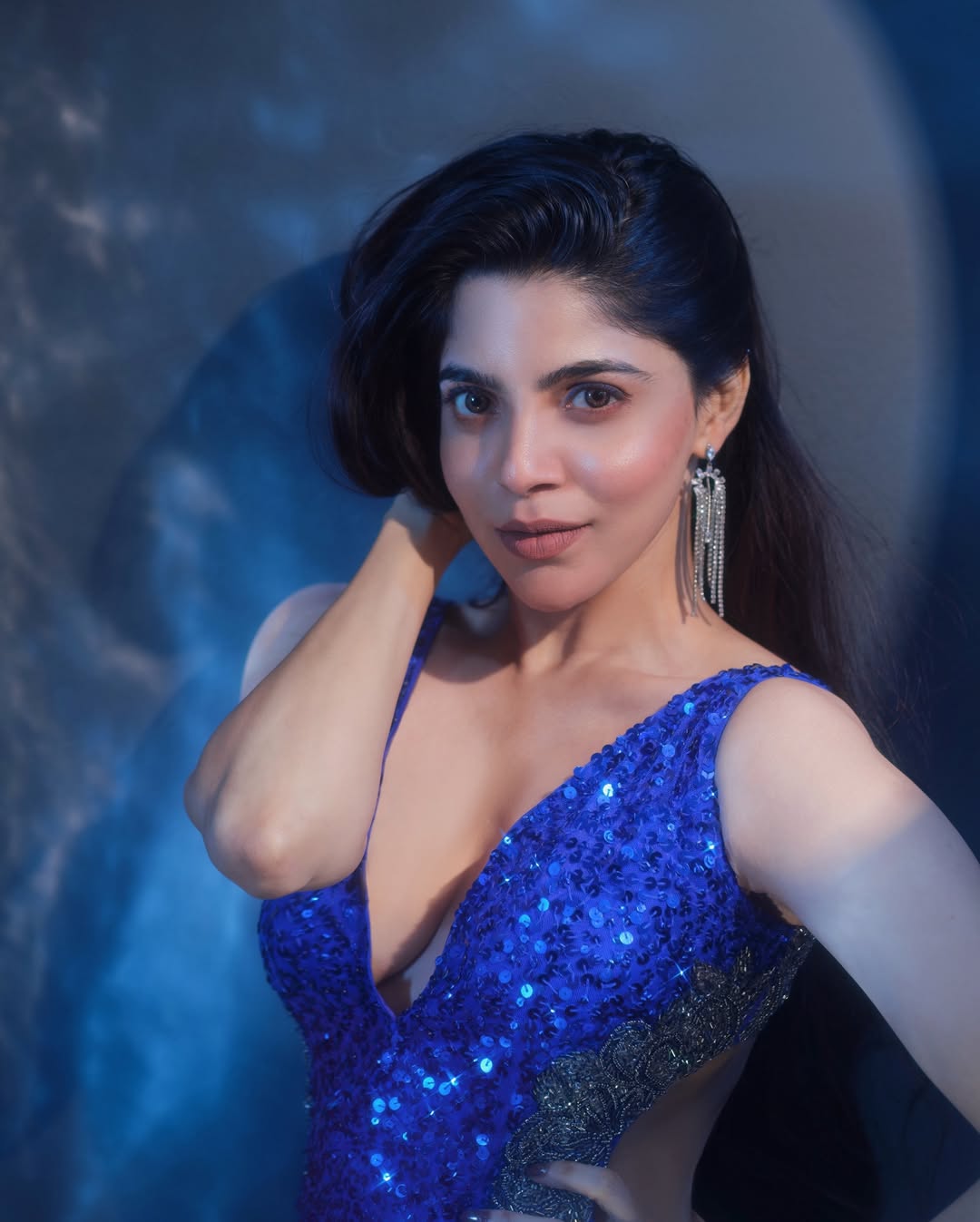 Actress Divya Bharathi Stunning Photos Goes Trending