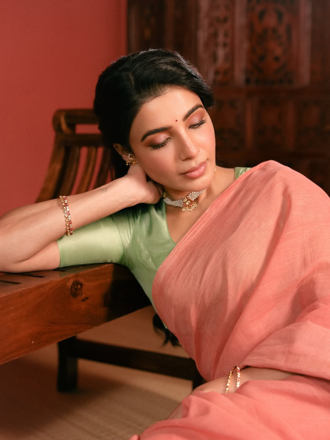 Actress Samantha Recent Stunning Beautiful Saree Photos With Lotus