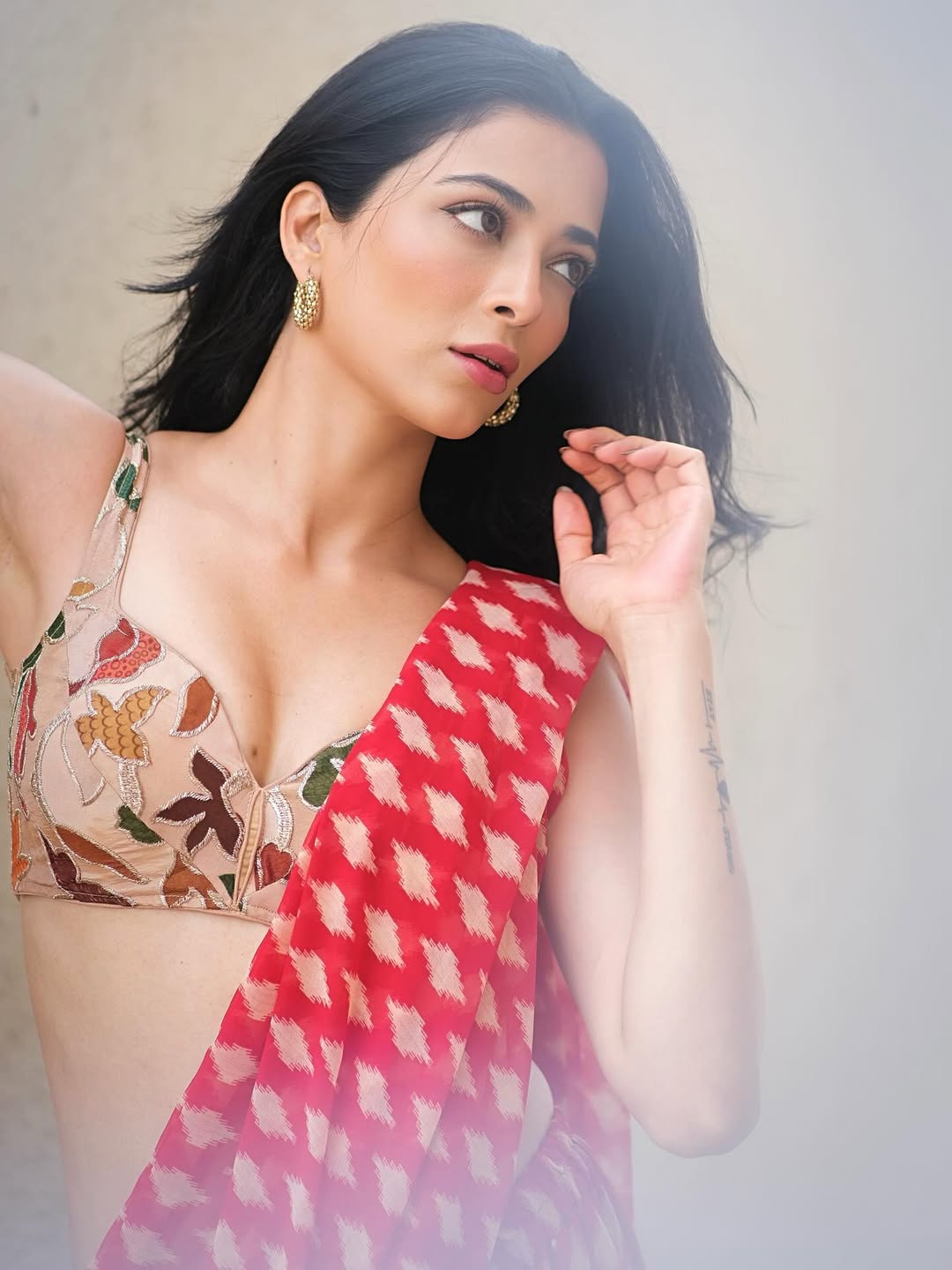 Confidence That Elevates the Look