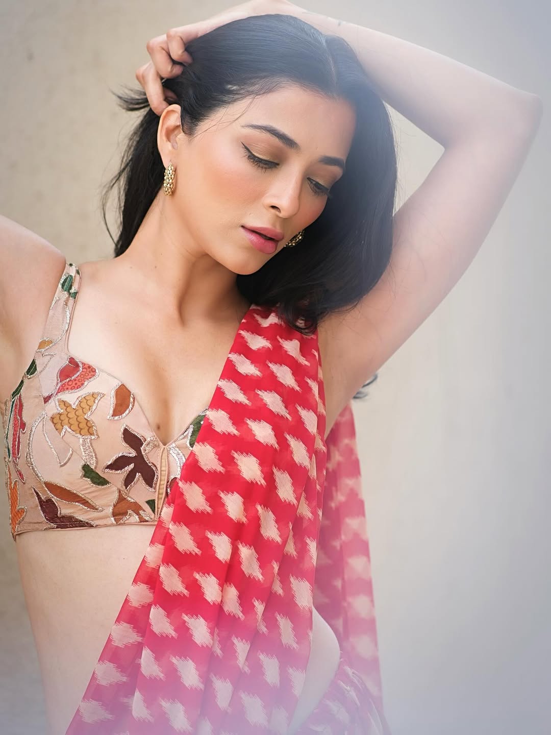 Fashion Impact: A New-Age Ethnic Template