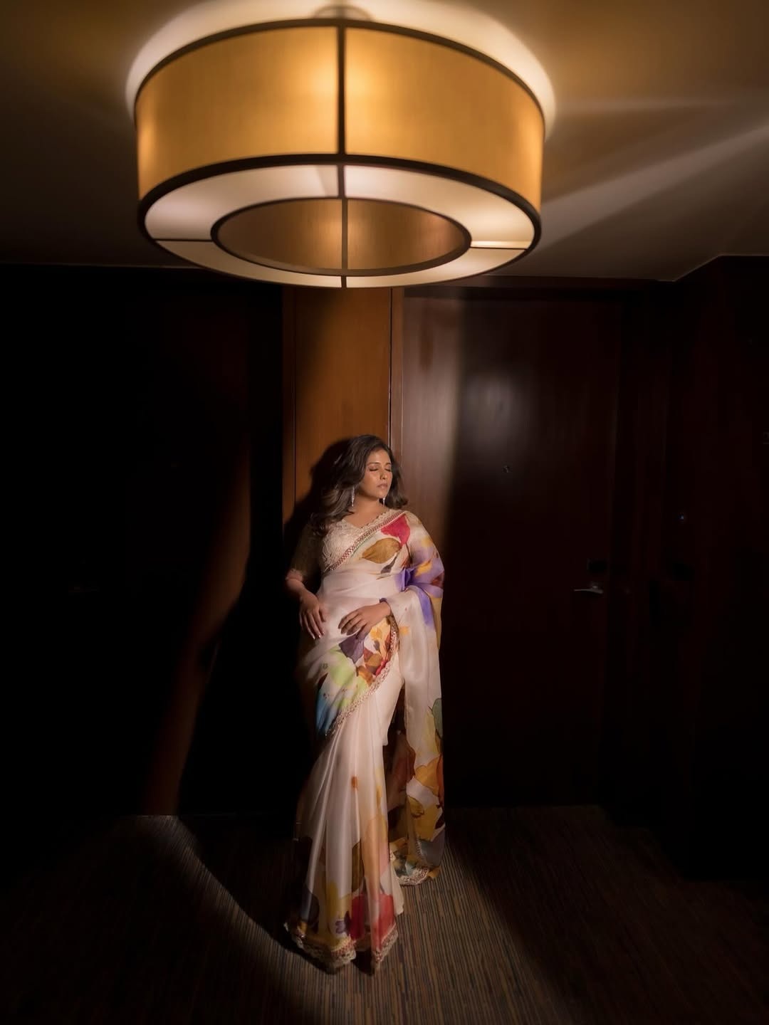 Anjali’s Saree Photos Go Viral – Fans Mesmerized by Her Stunning Look