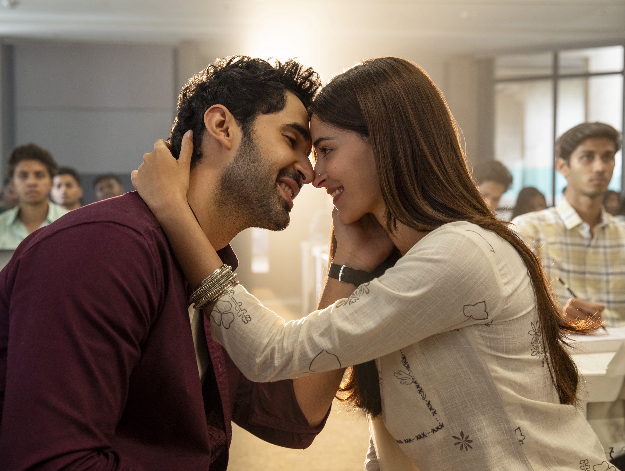 Chand Mera Dil still Lakshya Ananya Panday