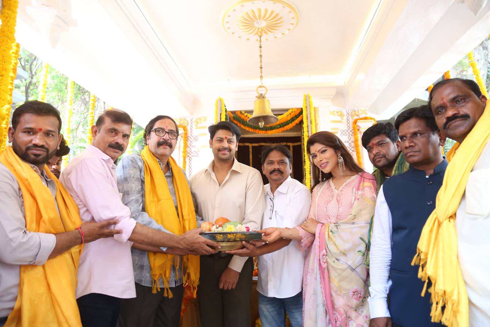 Chintamani team group photo after pooja