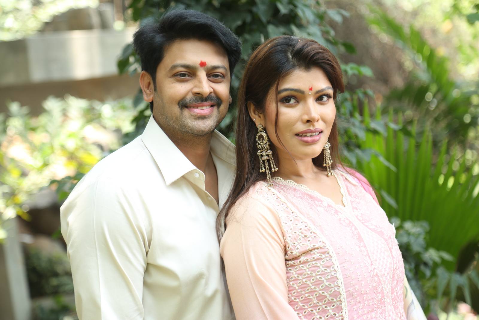 Sriram Mahima Gupta stylish pose media