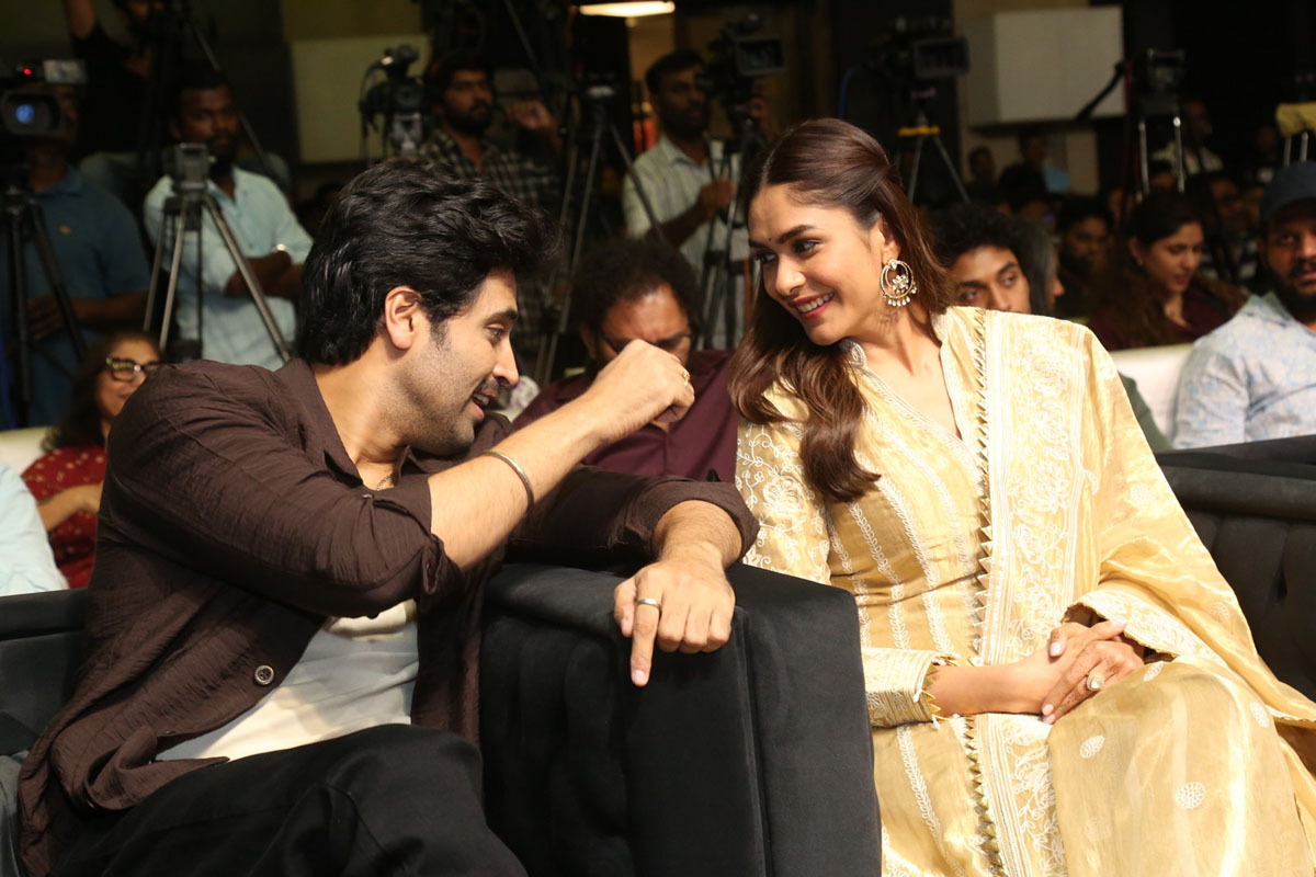 Adivi Sesh Mrunal Thakur candid talk