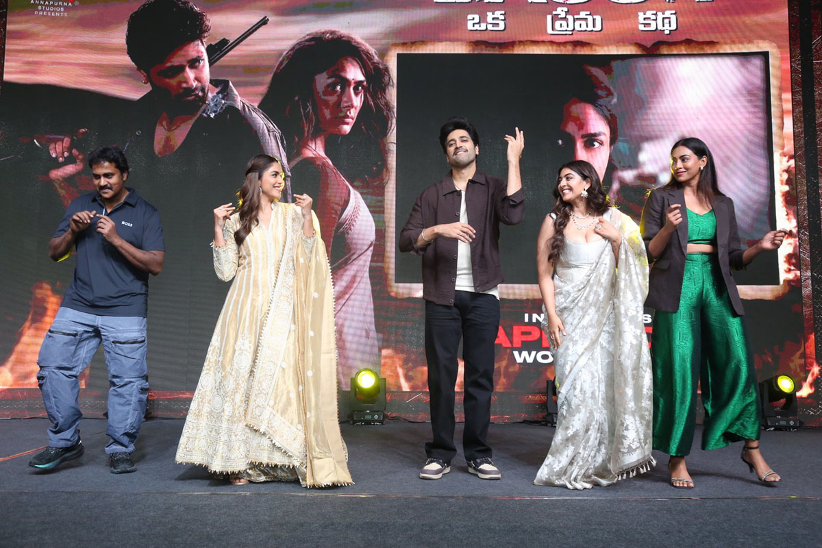 Dacoit team dance stage