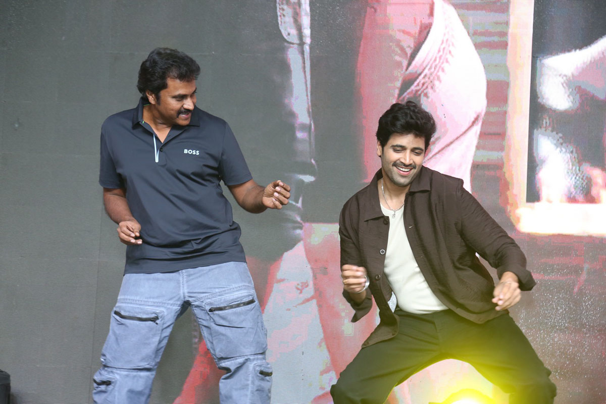 Sunil Adivi Sesh dance stage