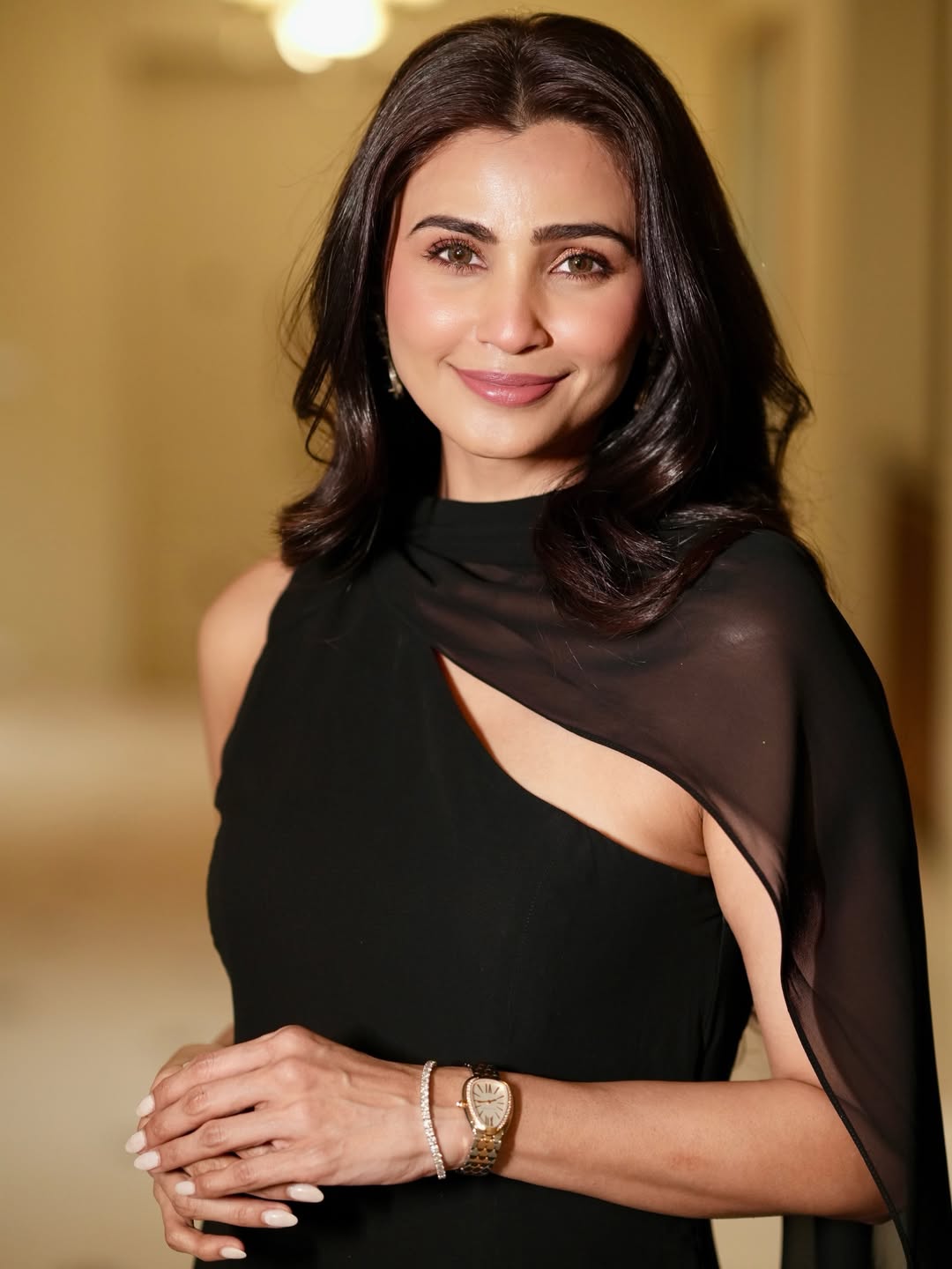 Daisy Shah black outfit bold classy red carpet look