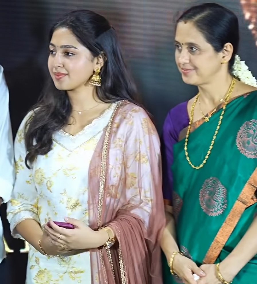 Devayani Daughter Priyanka photos