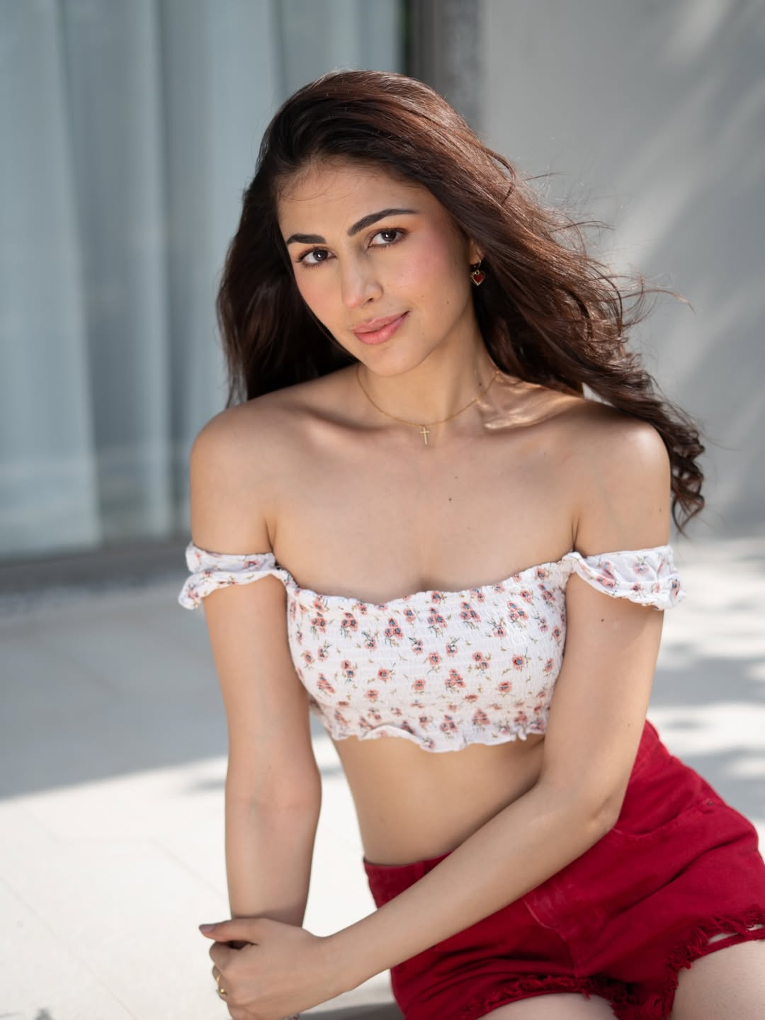 Styling Details: Minimal Yet Impactful