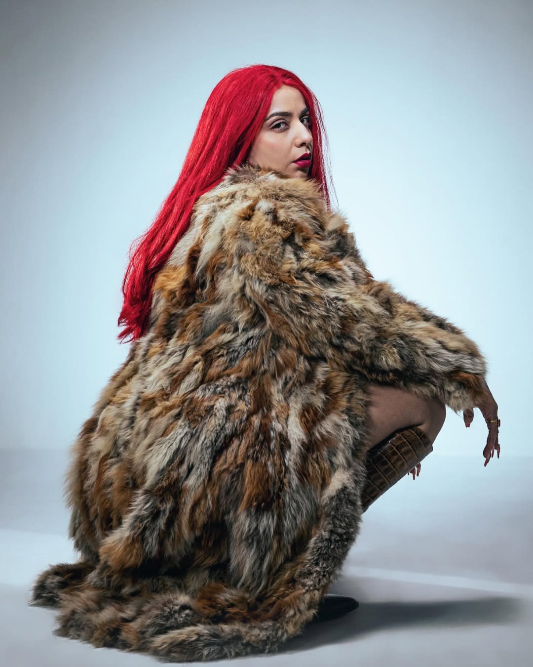 “Lonely in a Crowd”: The Reality Behind Glamour