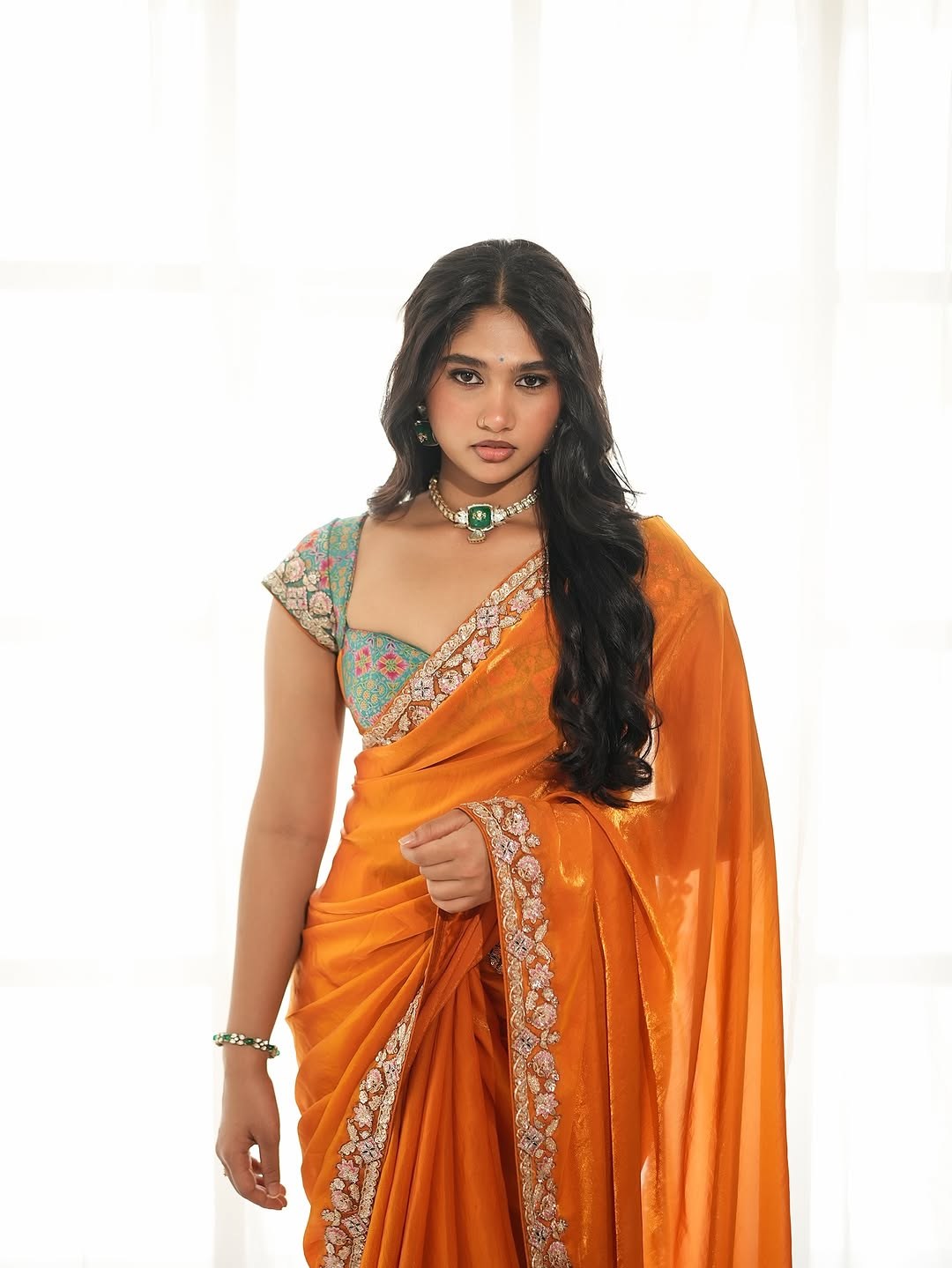 Jovika Vijaykumar Saree Photos Go Viral Amid Acting Debut Buzz