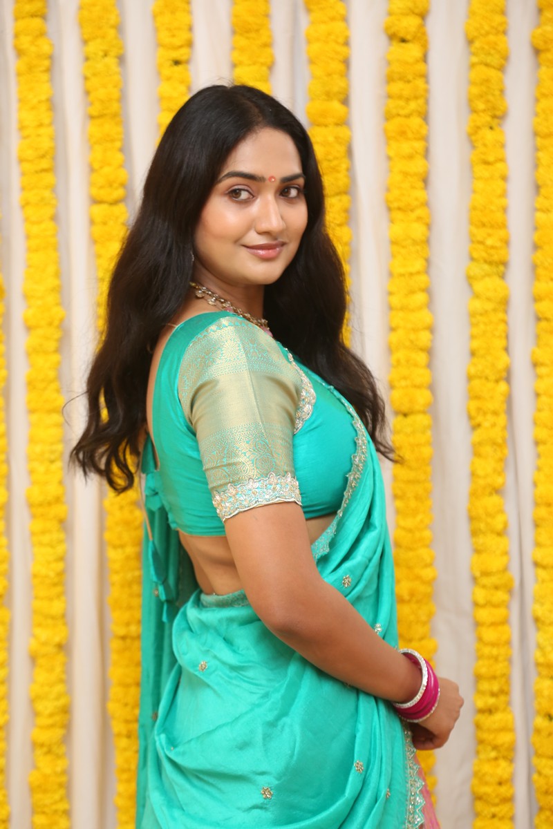 Kajal Choudhary saree look traditional modern fusion style