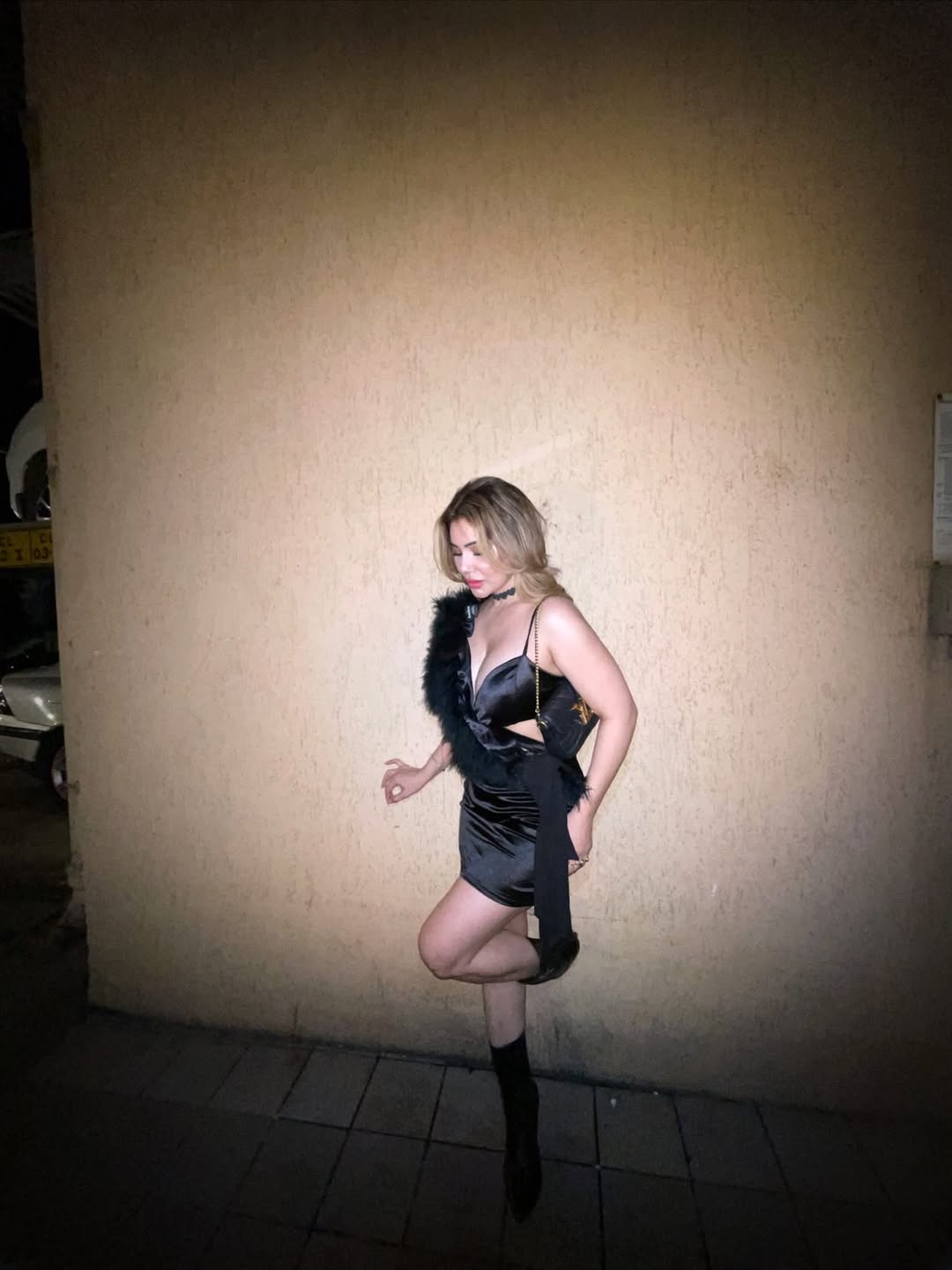 Kangna Sharma fierce glam look stylish black outfit