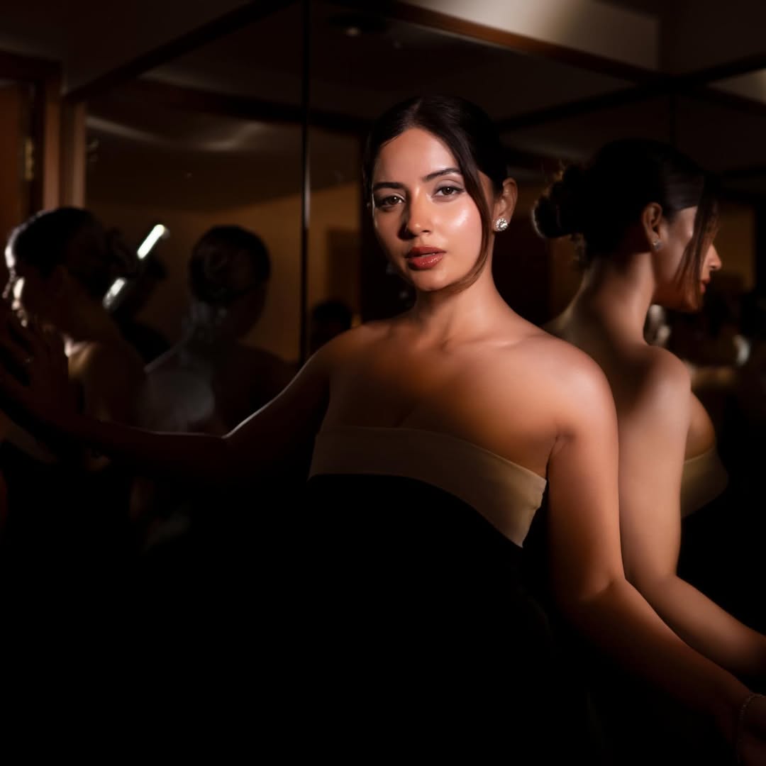Kashmira Pardeshi glowing in dim light elegant fashion look