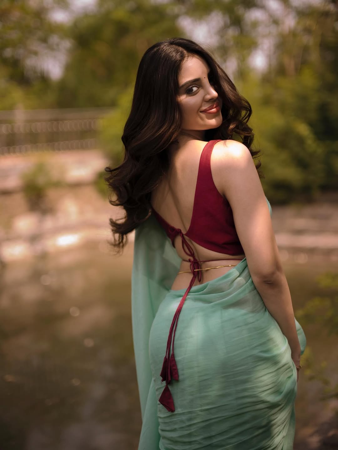 Kushita Kallapu graceful drape bold backtie statement look