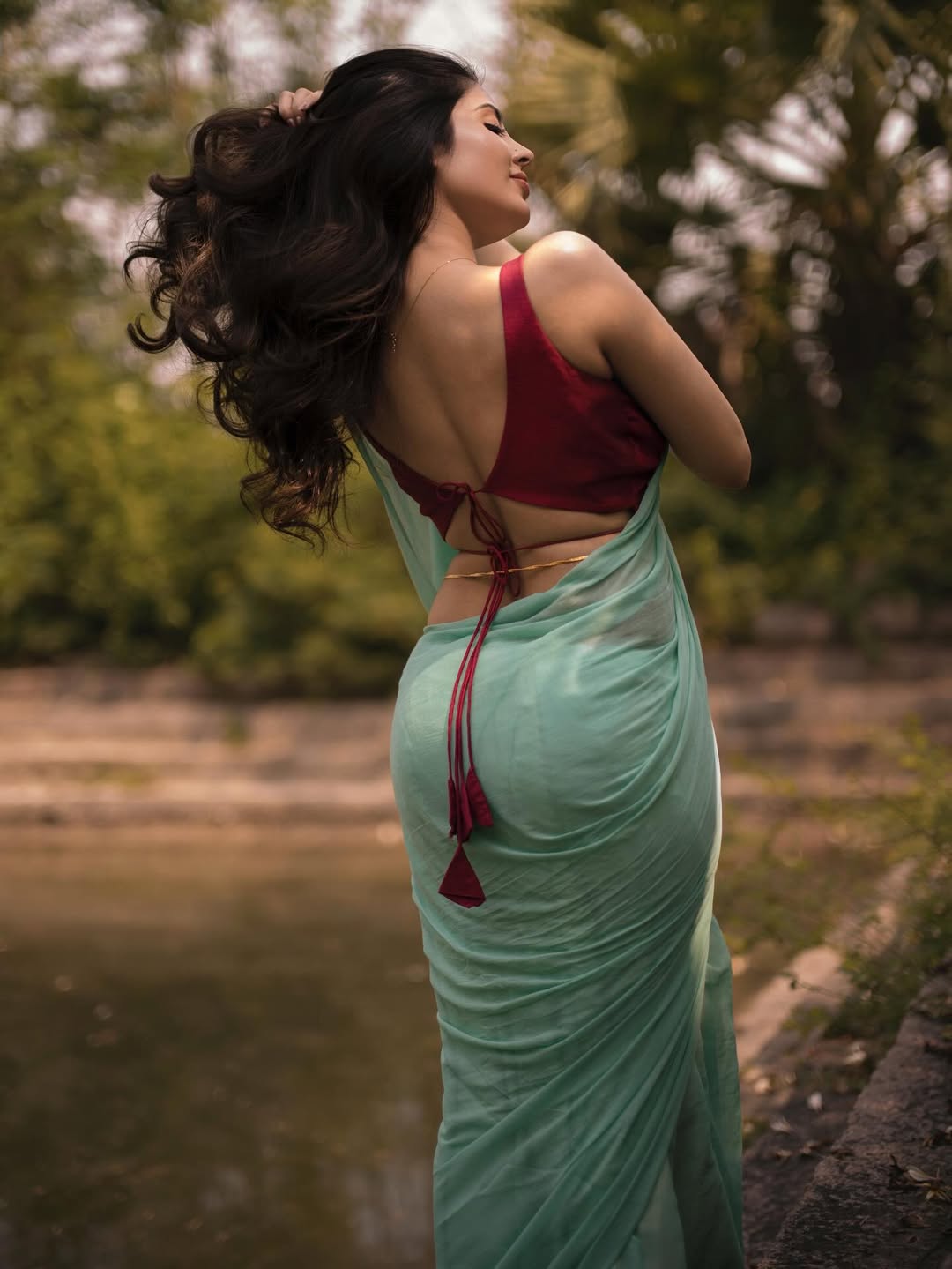 Kushita Kallapu traditional glam saree look trendy style