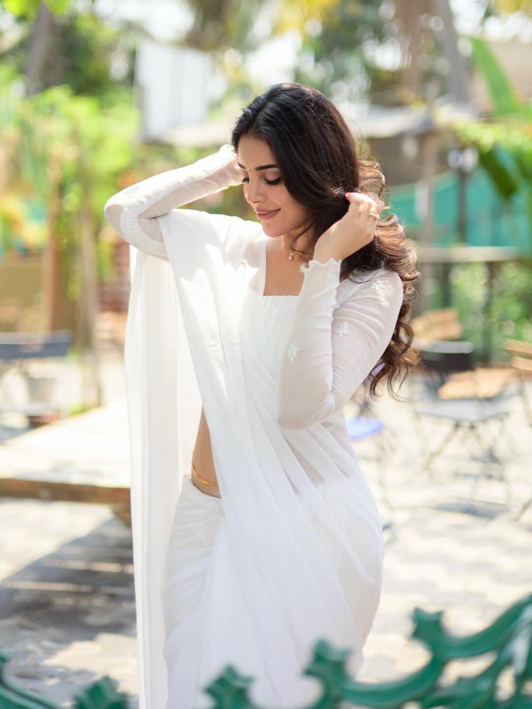 Kushita Kallapu timeless white saree elegant effortless look
