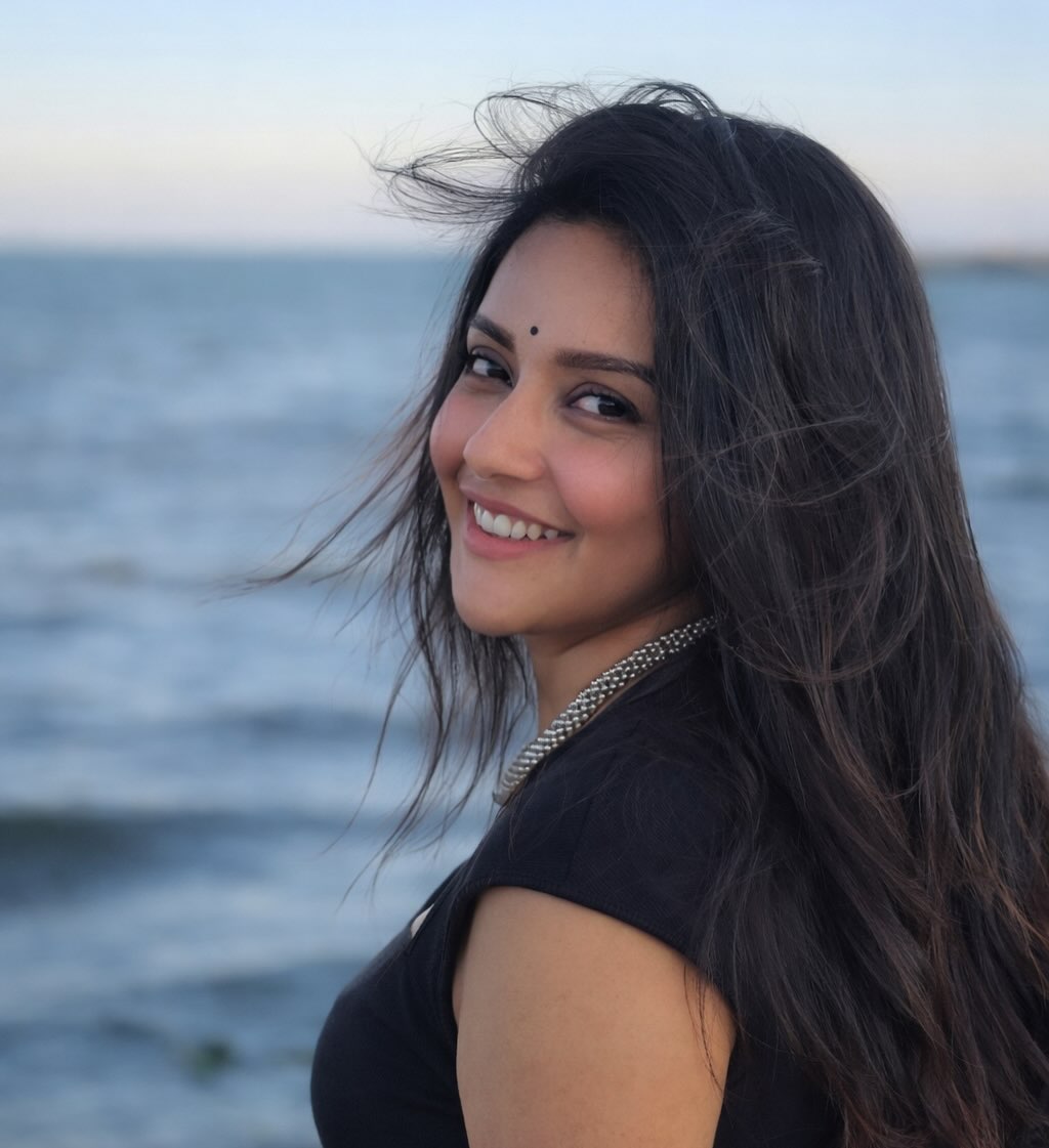 Mandaadi Movie Actress Mahima Nambiar Gorgeous Photos