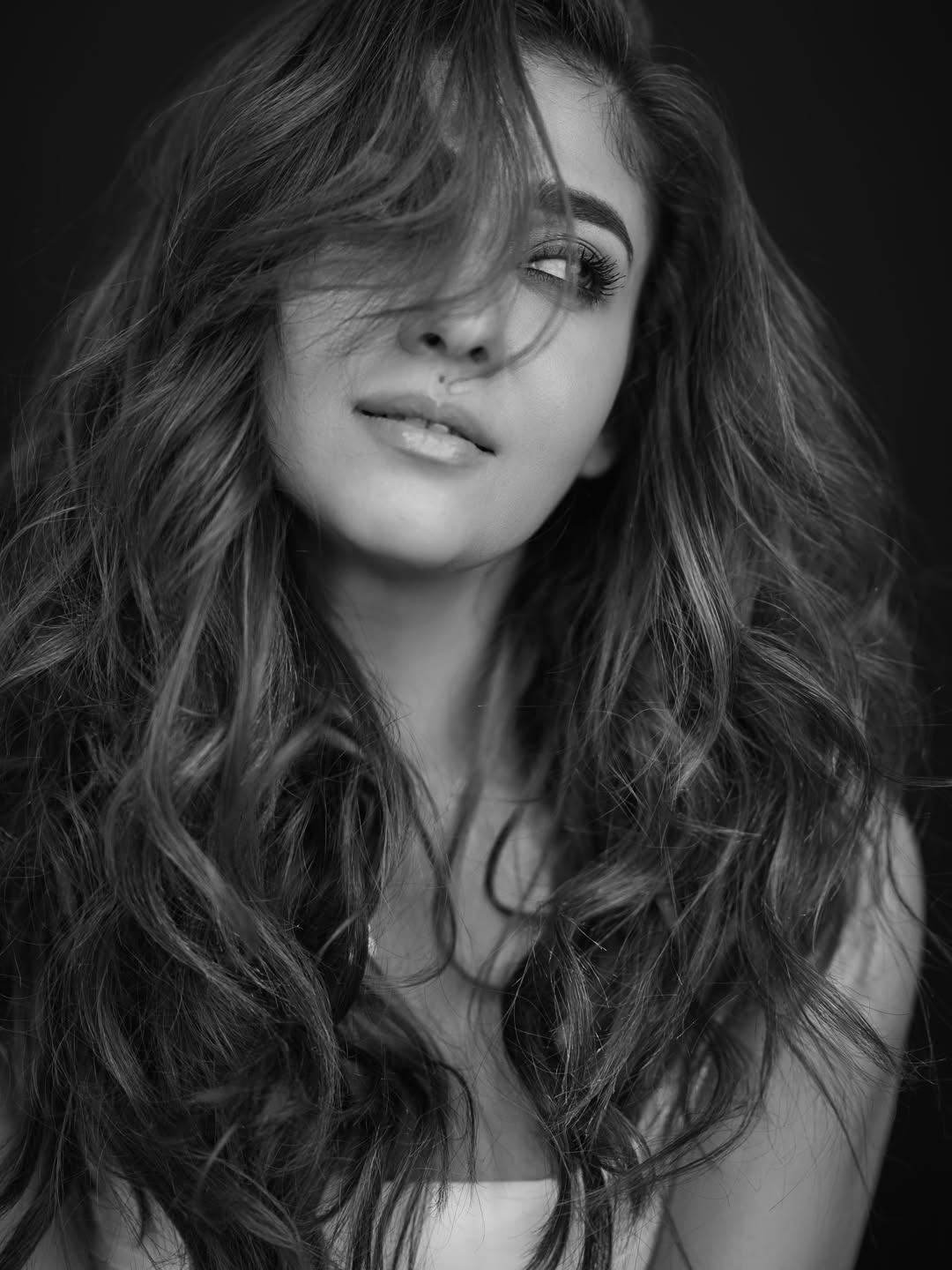 Nayanthara Looks Stunning Even in Black & White – Mesmerising Photos of the Lady Superstar