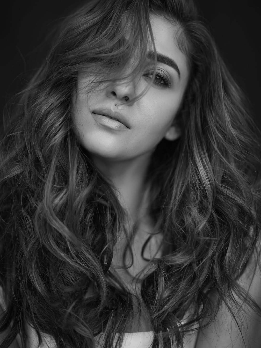 Nayanthara Looks Stunning Even in Black & White – Mesmerising Photos of the Lady Superstar