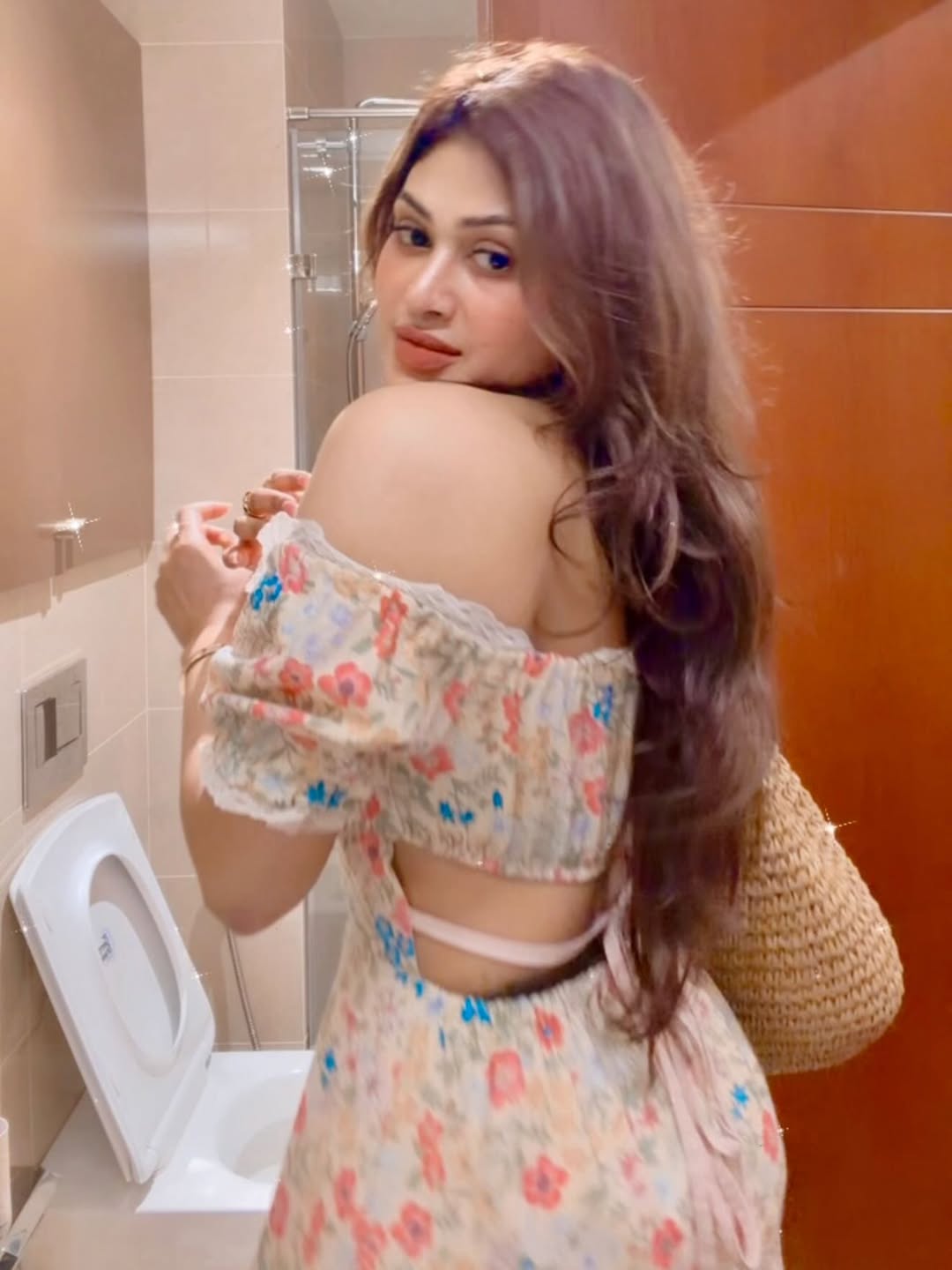 Piumi Hansamali Toilet tour photos