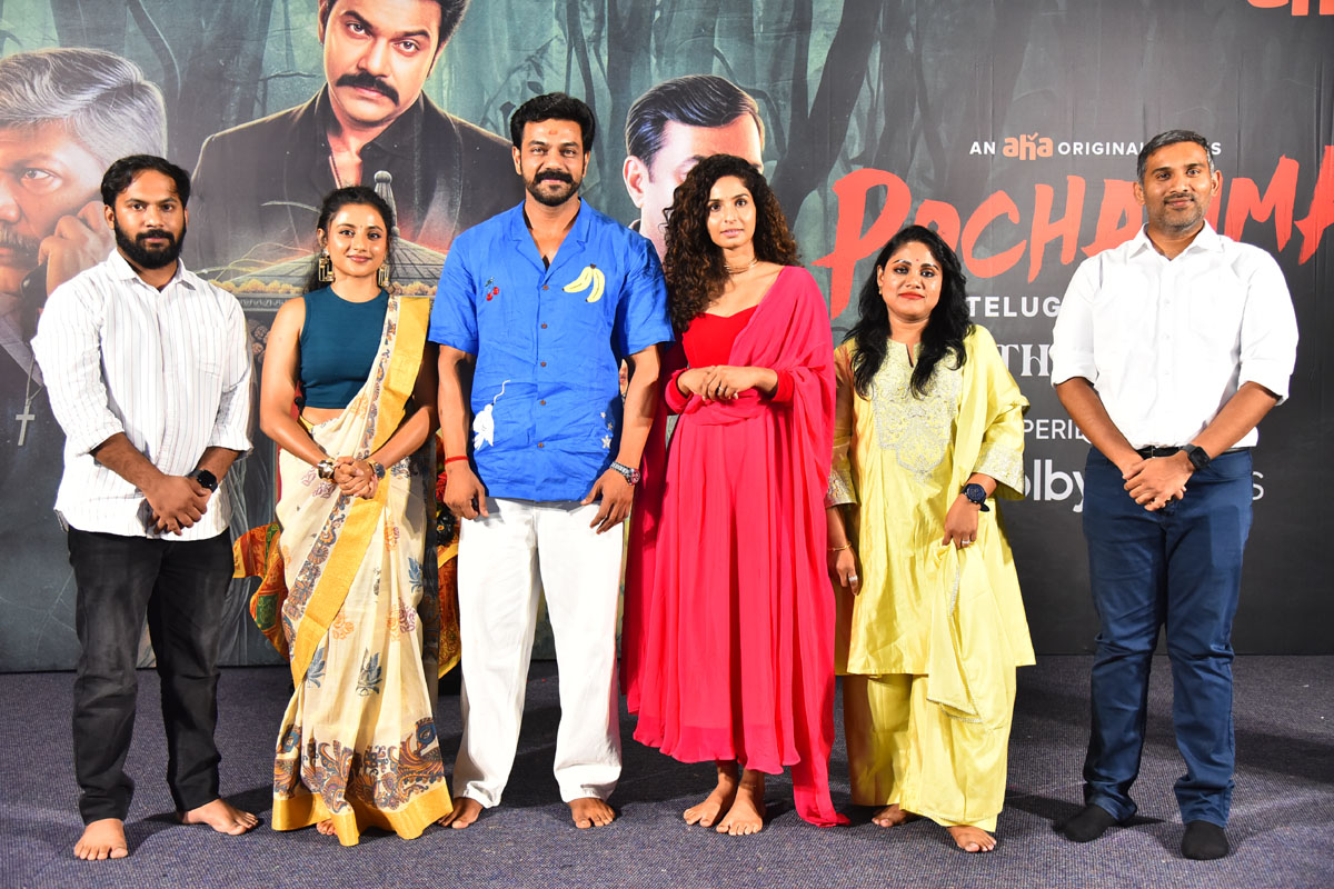 Snehal Kamat Arjun Ambati Sri Pooja Kavitha pose