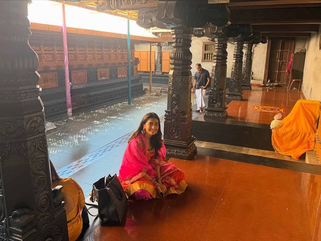 Pooja Hegde’s Instagram Photos Go Viral Ahead of Jana nayagan Release