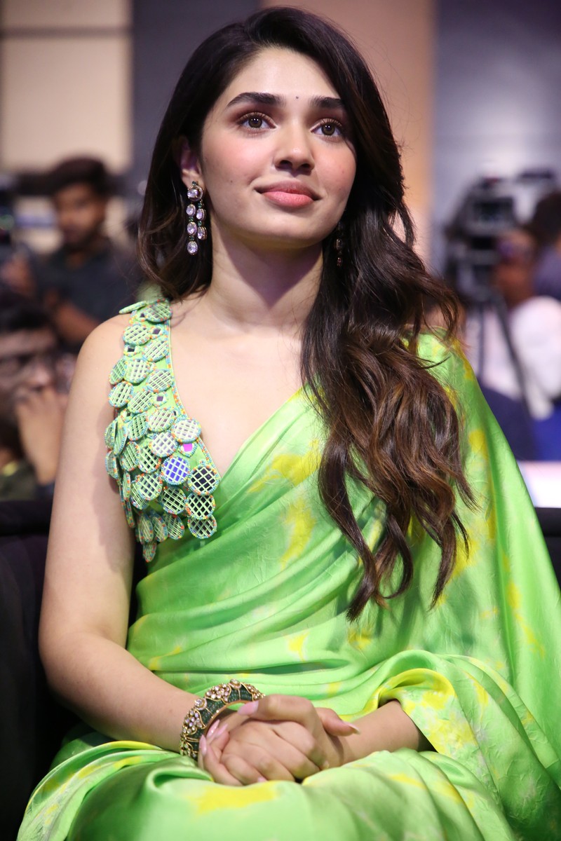 Pradeep Ranganathan Krithi Shetty Vignesh Shivan At LIK Movie Promotions Photos