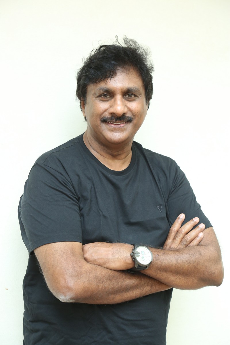 Raghu Kunche casual black outfit stylish trendy look