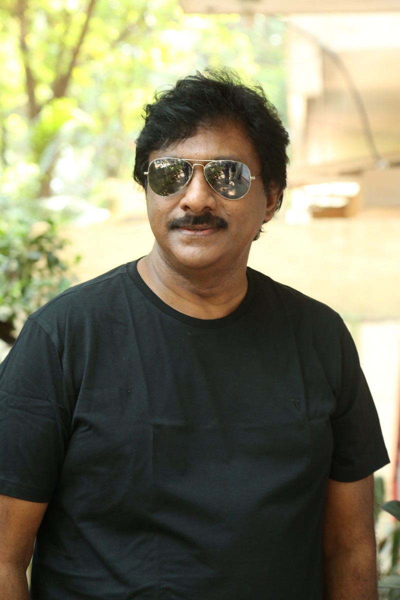 Raghu Kunche simple black tee stylish casual look