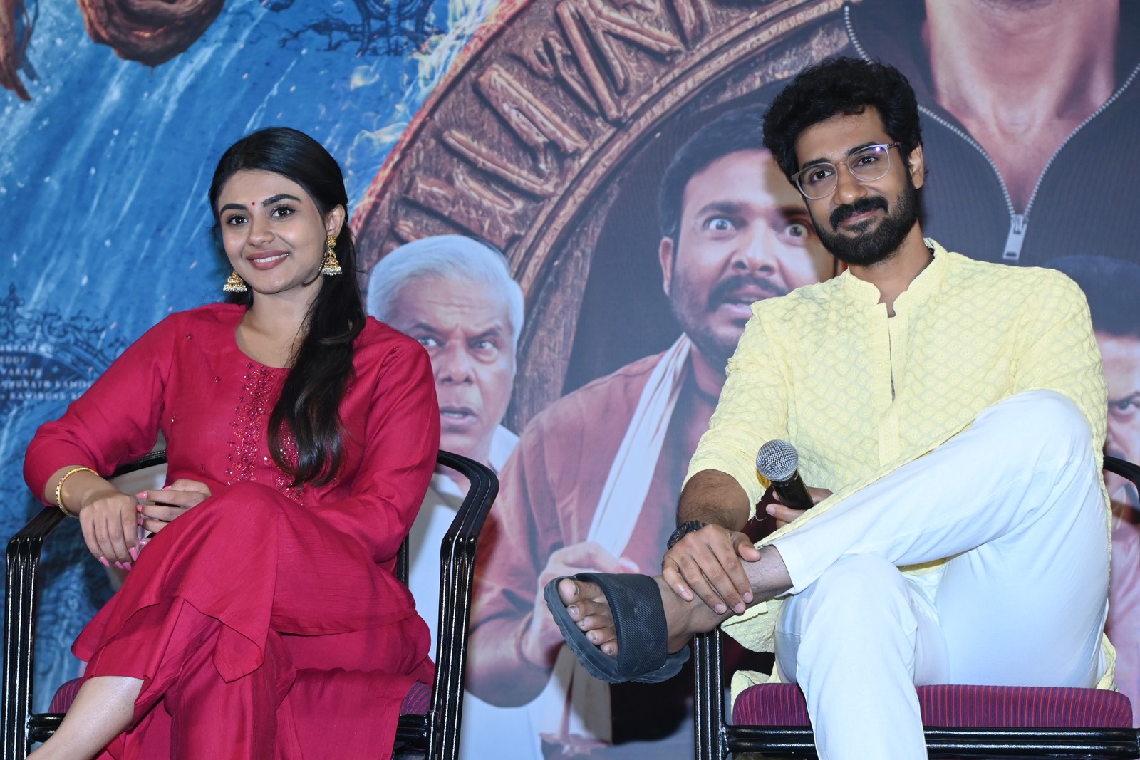 Nayan Sarika Sangeeth Shobhan candid press meet moment
