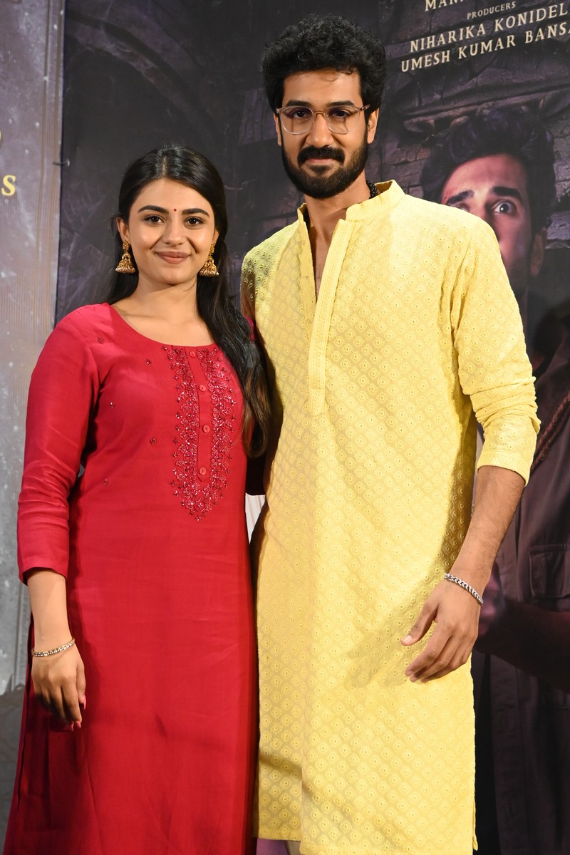 Rakasa lead pair pose press meet