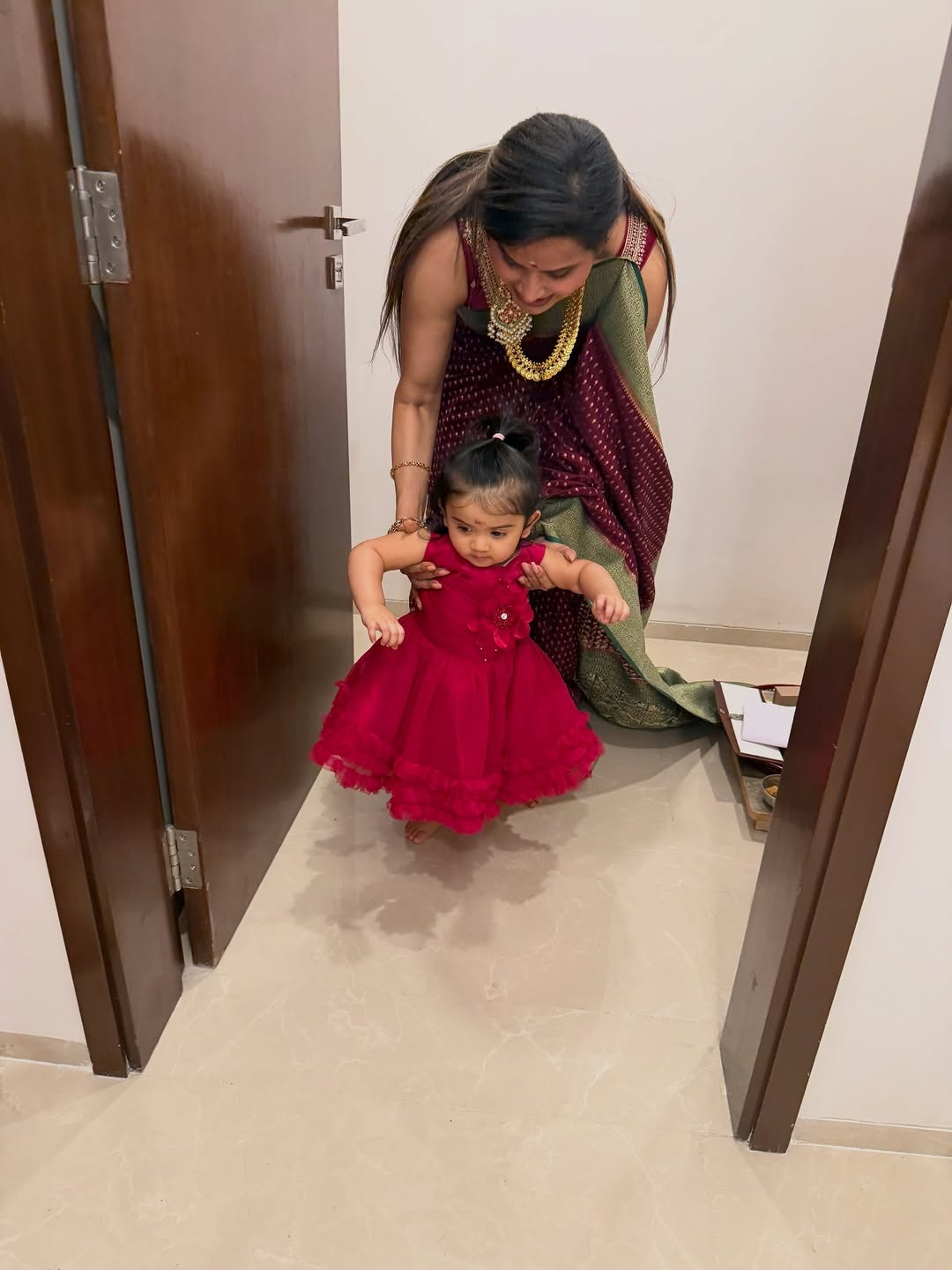 Redin Kingsley’s Wife Sangeetha Shares Adorable Photos with Daughter – Goes Viral