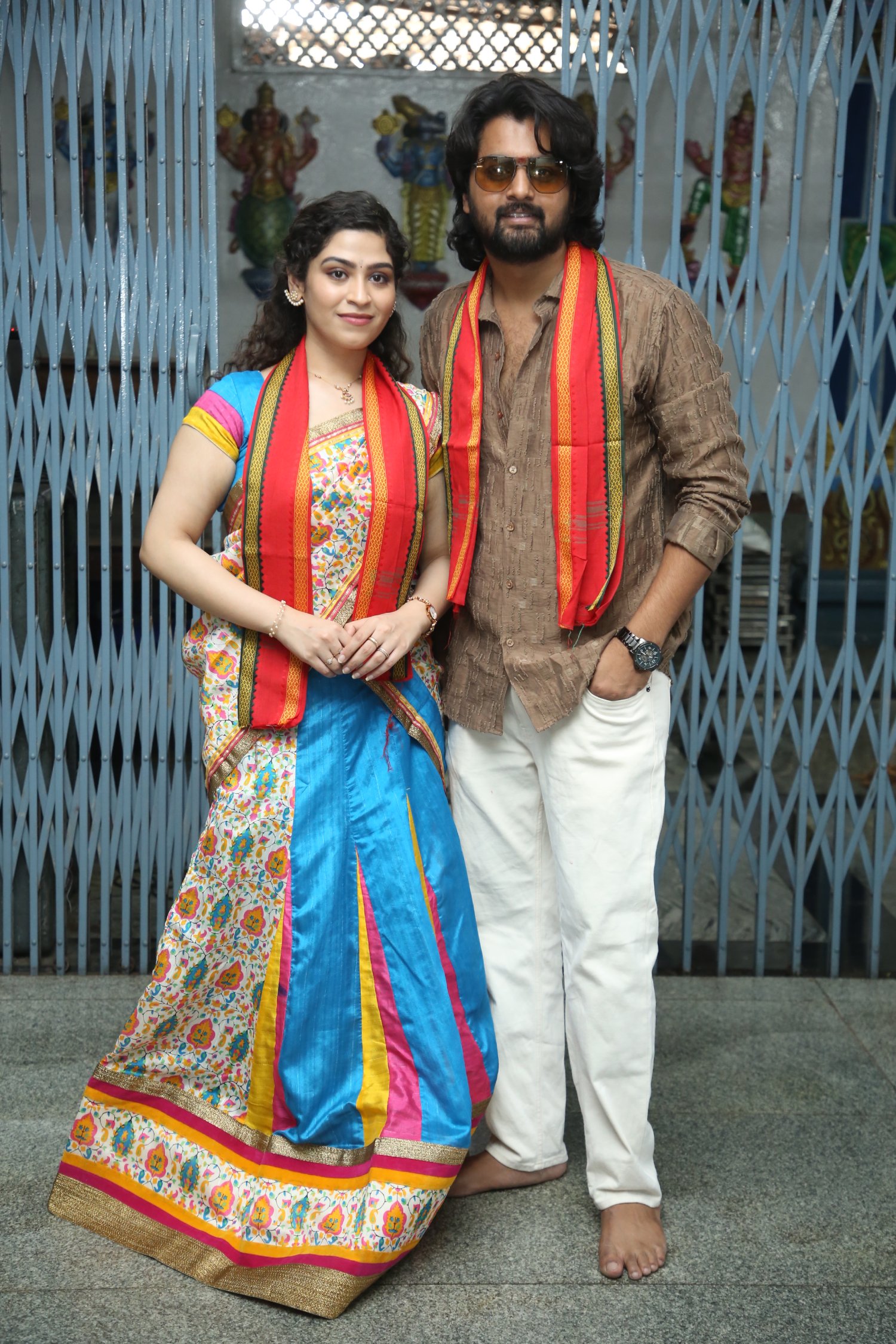 Sarkar Bai lead pair muhurat pose