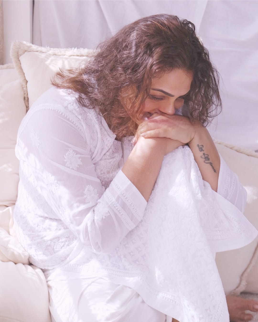 Shilpa Shirodkar relaxed indoor elegant look