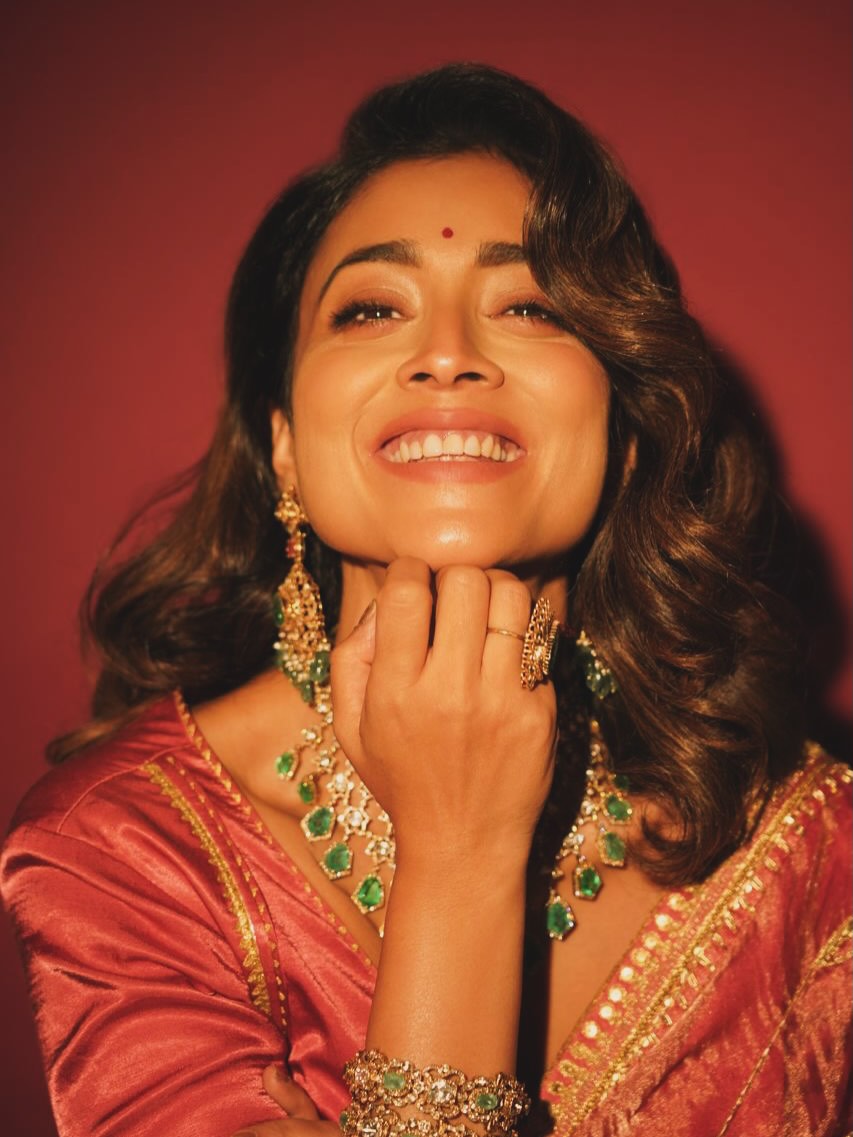 Shriya Saran: The Everlasting Queen of South Cinema Recent Photos